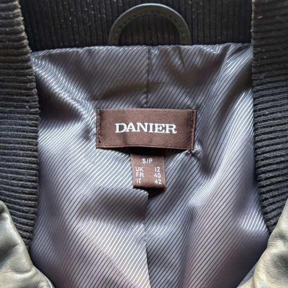 Danier Grey Lamb Skin Leather Jacket in Small - Picture 8 of 11